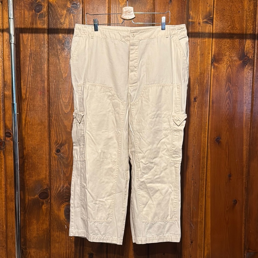 Universal Thread Cream Cargo Pants Relaxed Fit
